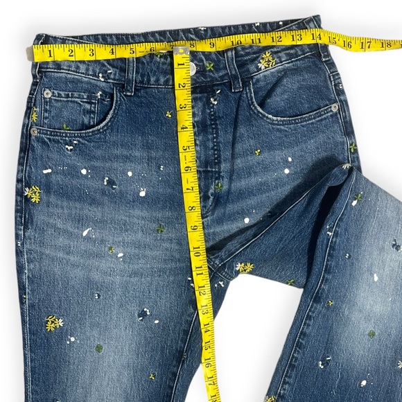 Anthropologie Pilcro The Icon Flare Jeans paint splatter and embroidery Size 27 - Picture 5 of 10